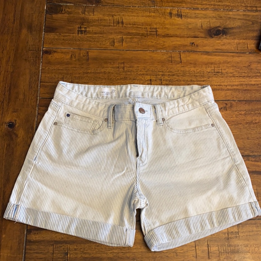 Gap shorts size 29